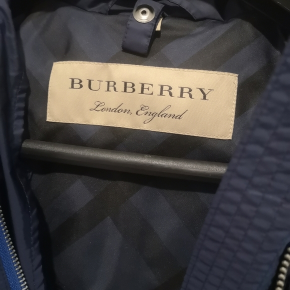 Burberry women's fur raincoat - Picture 5 of 5